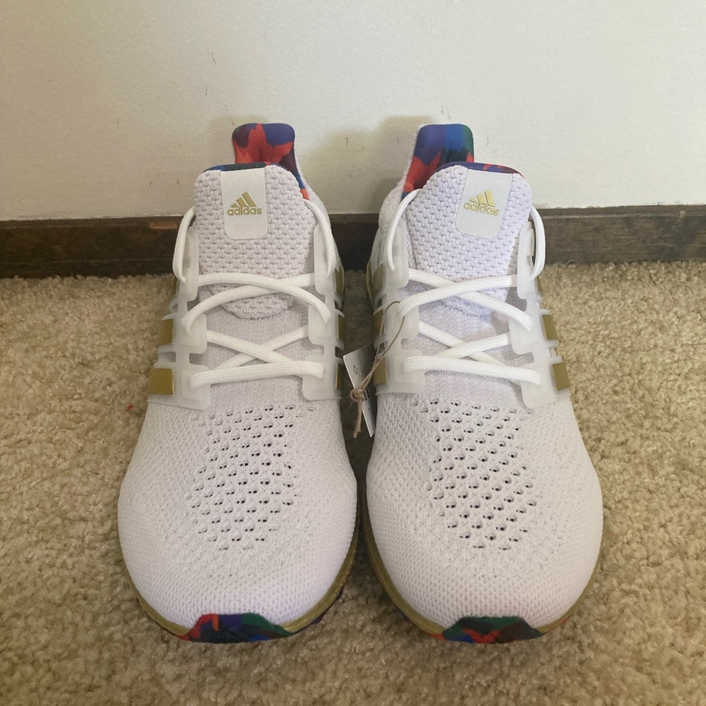 Adidas Ultraboost 5.0 DNA. Womens 11.5, Men’s 10.5 - Picture 2 of 13